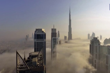 Những tòa nhà chọc trời “vượt mây” sừng sững giữa sa mạc