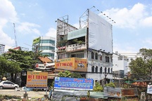 Biển quảng cáo “khủng” nhan nhản trước lệnh chấn chỉnh