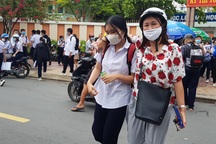 Khánh Hòa: 14 thí sinh phải chuyển sang thi đợt 2 vì liên quan dịch tễ