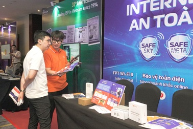 FPT Telecom gây ấn tượng với Internet an toàn và Wi-Fi 6 tại VNNIC Internet Conference 2024