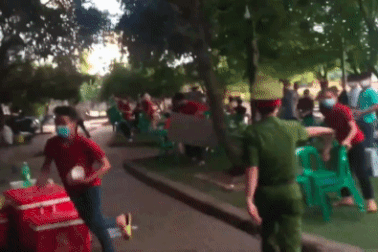 Nhân viên, khách nhậu chạy tán loạn khi thấy công an