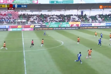 Đánh bại Sông Lam Nghệ An, HAGL yên tâm trụ hạng