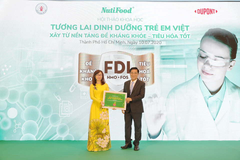 Nutifood GrowPLUS+ được vinh danh Sản phẩm tiêu biểu TPHCM năm 2020 - 2 Nutifood GrowPLUS+ được vinh danh Sản phẩm tiêu biểu TPHCM năm 2020 - 2