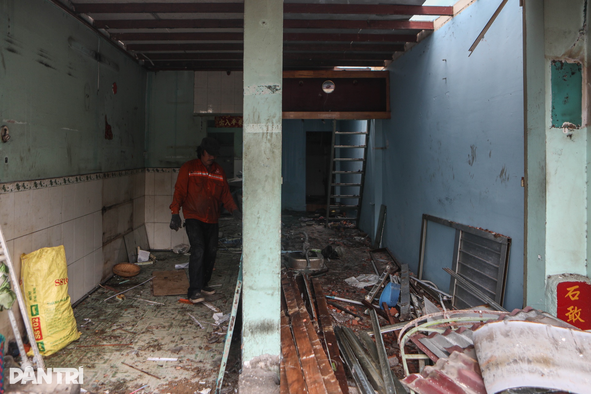 Người dân ven kênh Đôi dỡ nhà, giao mặt bằng cho dự án 7.300 tỷ đồng - 6 Người dân ven kênh Đôi dỡ nhà, giao mặt bằng cho dự án 7.300 tỷ đồng - 6