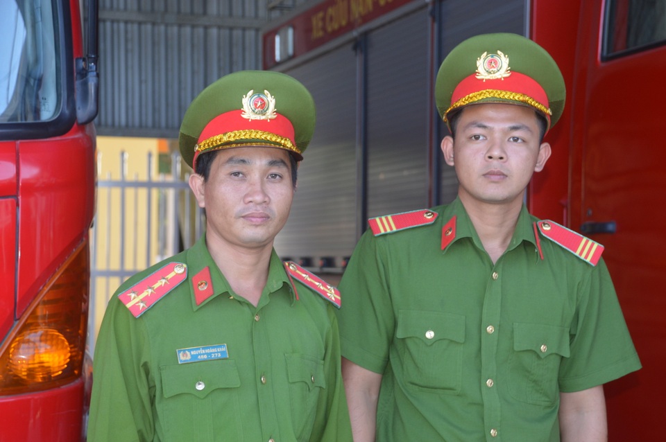 Lính cứu hộ kể lại hành trình tìm cứu người trong vụ lật xà lan - 2 Lính cứu hộ kể lại hành trình tìm cứu người trong vụ lật xà lan - 2