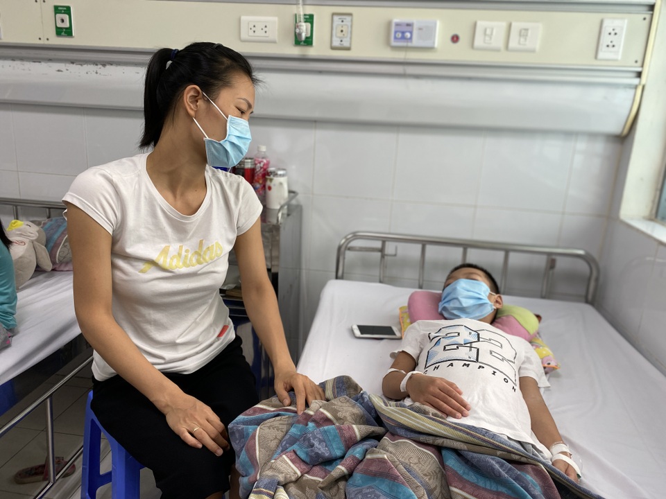 Cao điểm sốt xuất huyết, cha mẹ tuyệt đối tránh sai lầm này khi con bị sốt - 1 Cao điểm sốt xuất huyết, cha mẹ tuyệt đối tránh sai lầm này khi con bị sốt - 1