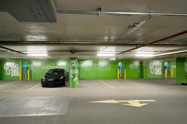 Dạo một vòng quanh các trạm sạc trong chung cư, bãi đỗ trên thế giới