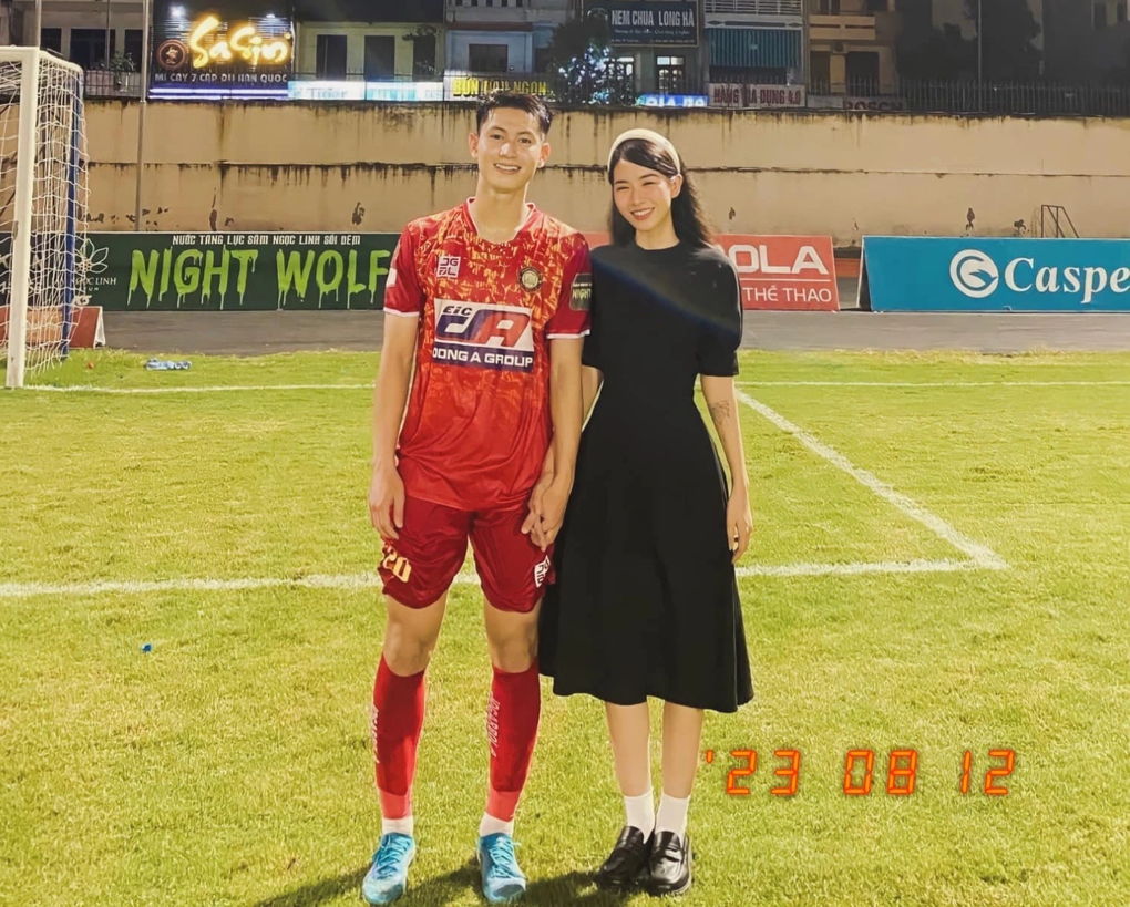 Bạn gái của hot boy CLB Thanh Hóa có vẻ ngoài xinh đẹp, nóng bỏng - 1 Bạn gái của hot boy CLB Thanh Hóa có vẻ ngoài xinh đẹp, nóng bỏng - 1