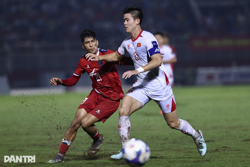 Giành 6 điểm trước Nepal, tuyển Việt Nam sẵn sàng soán ngôi Malaysia - 1 Giành 6 điểm trước Nepal, tuyển Việt Nam sẵn sàng soán ngôi Malaysia - 1