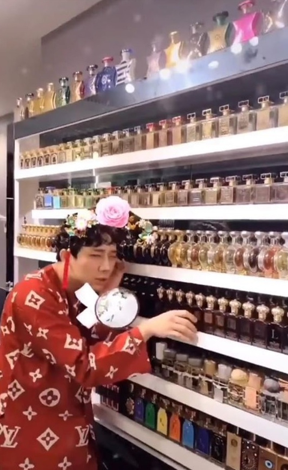 Hari Won tiết lộ thú chơi “đốt tiền” của Trấn Thành khiến cô “muốn điên” - 5 Hari Won tiết lộ thú chơi “đốt tiền” của Trấn Thành khiến cô “muốn điên” - 5