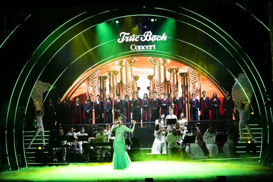 Cảm xúc thăng hoa tại đêm nhạc “Trúc Bạch Concert - Dạ tiệc xanh” - 3 Cảm xúc thăng hoa tại đêm nhạc “Trúc Bạch Concert - Dạ tiệc xanh” - 3
