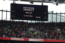 HLV Rangnick đổ lỗi VAR khiến Man Utd thua Arsenal