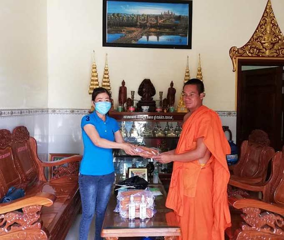 “Đội quân tóc dài” miền biển với công tác phòng ngừa dịch bệnh Covid-19 - 2 “Đội quân tóc dài” miền biển với công tác phòng ngừa dịch bệnh Covid-19 - 2