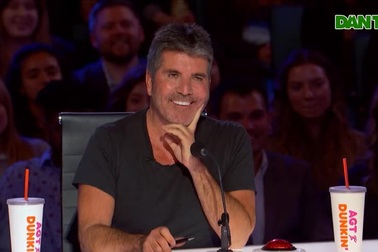 Cậu bé 12 tuổi nhận được nút vàng đặc cách cuối cùng