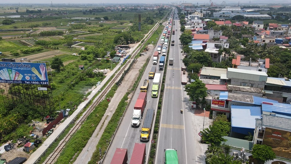 Hải Phòng có động thái khẩn, chốt kiểm dịch ở quốc lộ 5 thoát cảnh ùn tắc - 1 Hải Phòng có động thái khẩn, chốt kiểm dịch ở quốc lộ 5 thoát cảnh ùn tắc - 1