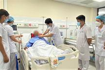 Nhầm lá ngón với cây beo đun nước uống, 2 vợ chồng bị ngộ độc