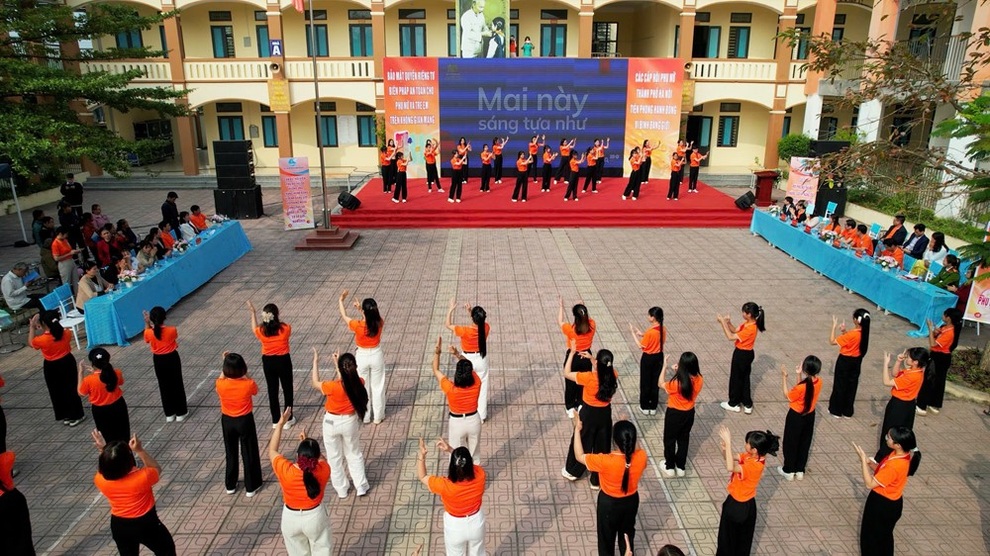 Hà Nội đẩy mạnh truyền thông phòng ngừa bạo lực giới trong kỷ nguyên số - 1 Hà Nội đẩy mạnh truyền thông phòng ngừa bạo lực giới trong kỷ nguyên số - 1