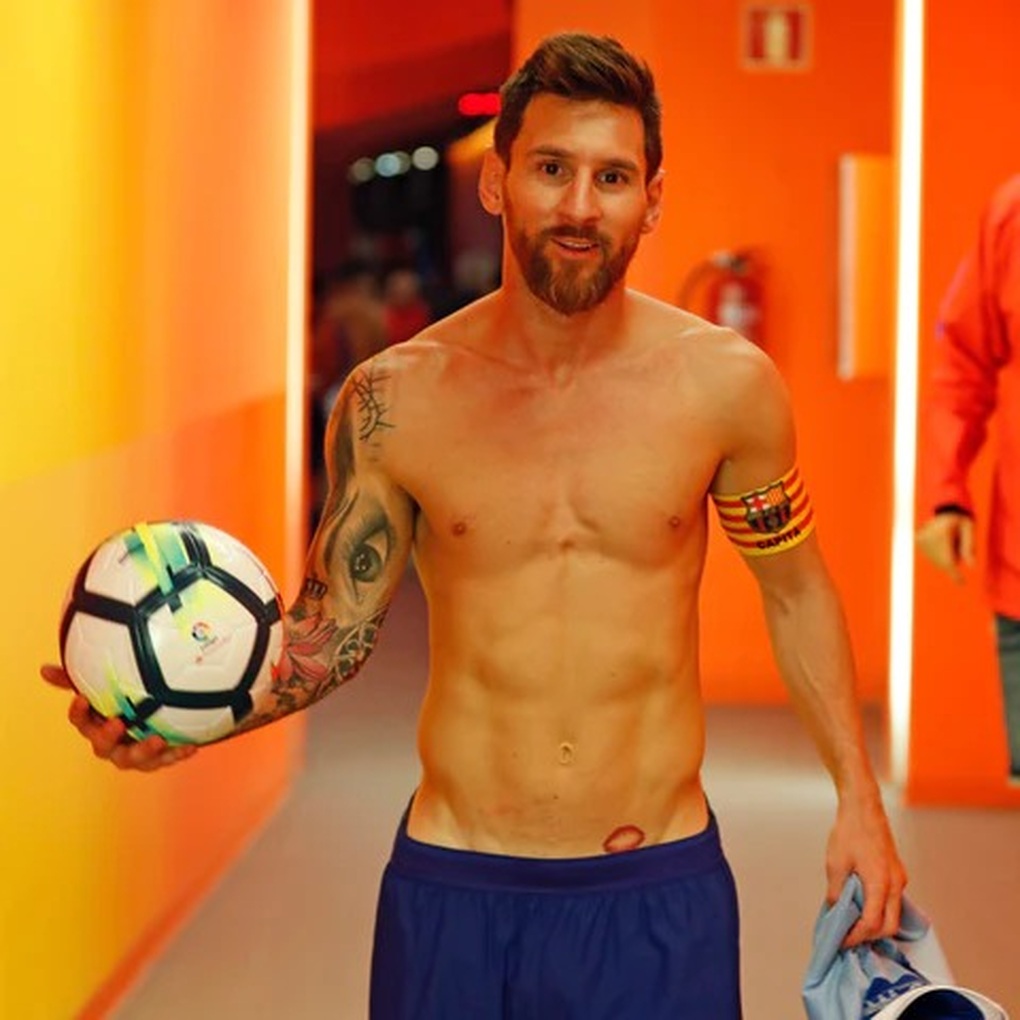 Giải mã hình xăm bông sen trên cánh tay Lionel Messi - 3 Giải mã hình xăm bông sen trên cánh tay Lionel Messi - 3