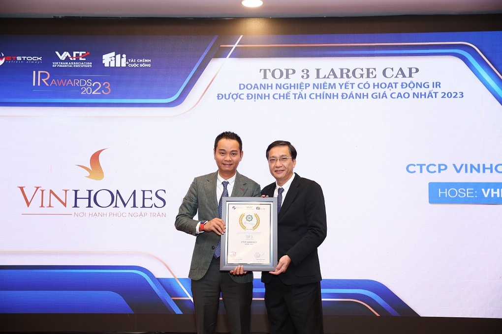 Vinhomes vào top 3 doanh nghiệp niêm yết quan hệ nhà đầu tư tốt nhất năm 2023 - 1 Vinhomes vào top 3 doanh nghiệp niêm yết quan hệ nhà đầu tư tốt nhất năm 2023 - 1