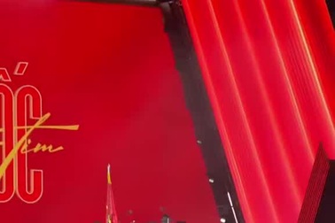 NSND Lê Chức đọc lời bình gây sốt tại concert "Tổ quốc trong tim"