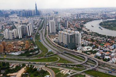 TPHCM tiếp tục giãn cách, chưa áp dụng "thẻ xanh Covid" sau 15/9