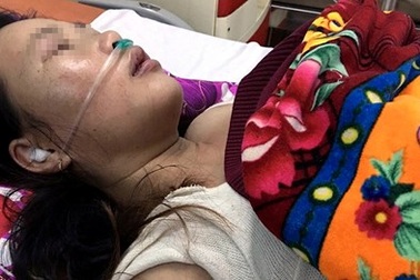 Một phụ nữ mới sinh bị đánh phải cấp cứu