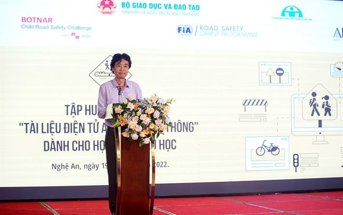 Vụ trưởng Vụ Giáo dục Chính trị và Công tác HSSV Phạm Hùng Anh phát biểu tại buổi tập huấn.