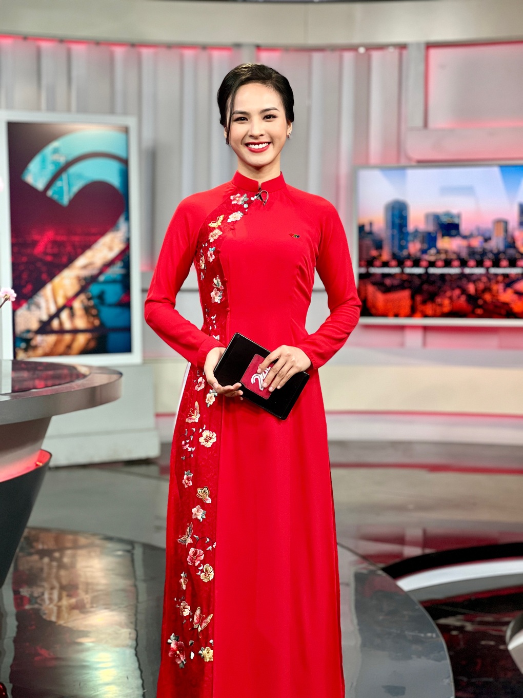 MC Quỳnh Nga: Tôi sẵn sàng chấp nhận thử thách - 1 MC Quỳnh Nga: Tôi sẵn sàng chấp nhận thử thách - 1