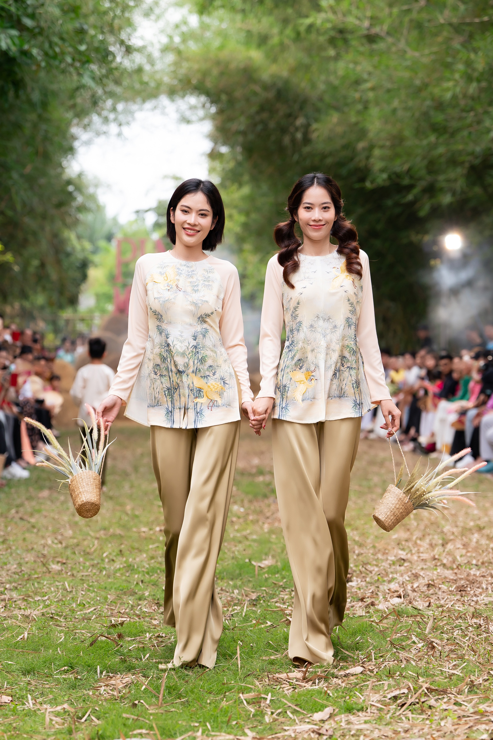 Người đẹp Tây Đô Việt Trinh tái xuất showbiz sau 2 năm giải nghệ - 3 Người đẹp Tây Đô Việt Trinh tái xuất showbiz sau 2 năm giải nghệ - 3