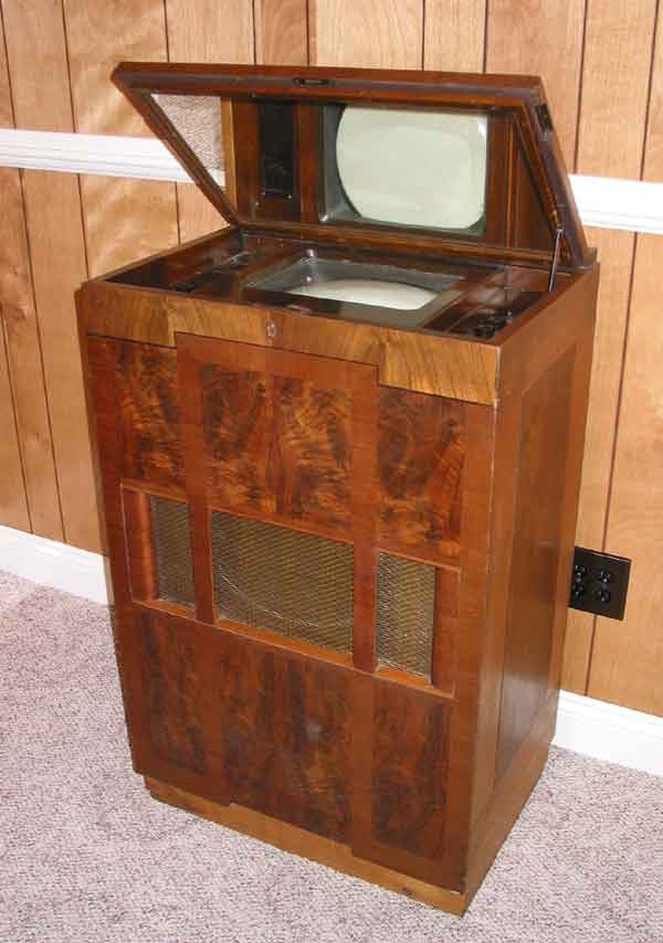 TV đã tiến hoá thế nào trong gần một thế kỷ qua? - 6 TV đã tiến hoá thế nào trong gần một thế kỷ qua? - 6