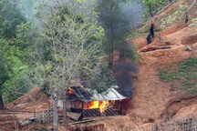 Myanmar không kích dữ dội phiến quân, dân thường tháo chạy sang Thái Lan