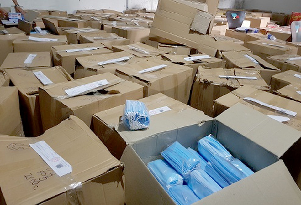 Phát hiện gần 900 ngàn khẩu trang y tế không rõ nguồn gốc - 1 Phát hiện gần 900 ngàn khẩu trang y tế không rõ nguồn gốc - 1