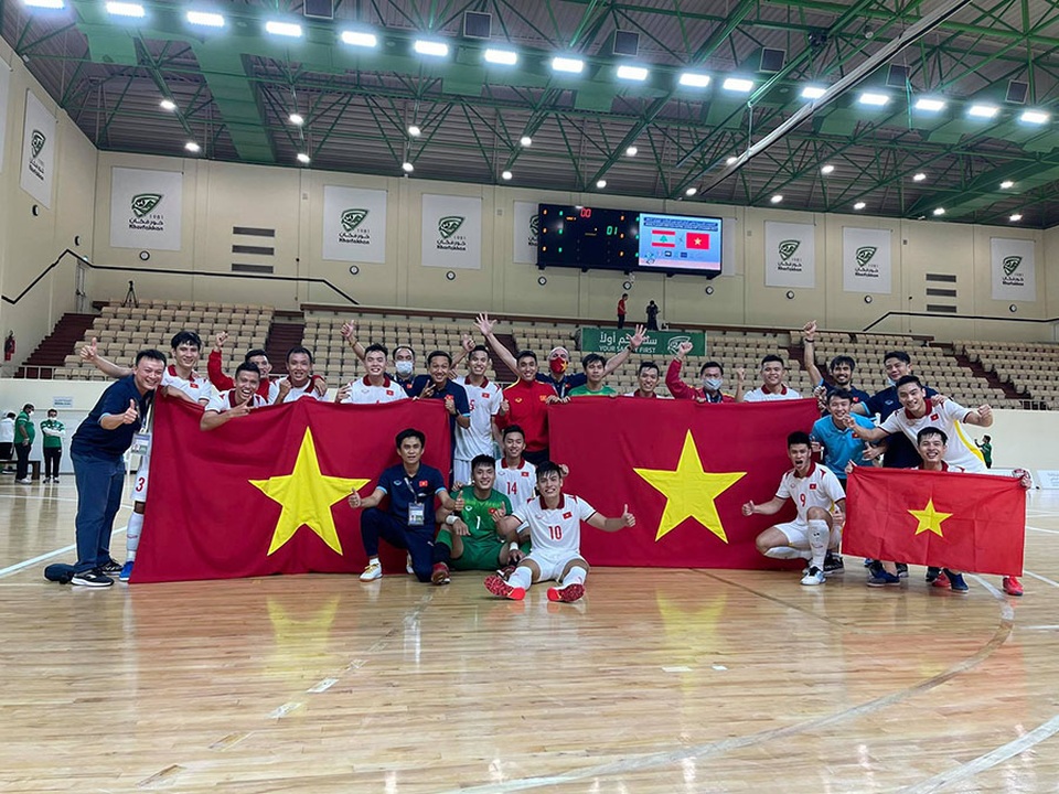 Cảm xúc vỡ òa trong ngày futsal Việt Nam giành vé dự World Cup - 9 Cảm xúc vỡ òa trong ngày futsal Việt Nam giành vé dự World Cup - 9