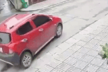 Bé trai đi nhà trẻ, bị ô tô của một phụ huynh tông tử vong