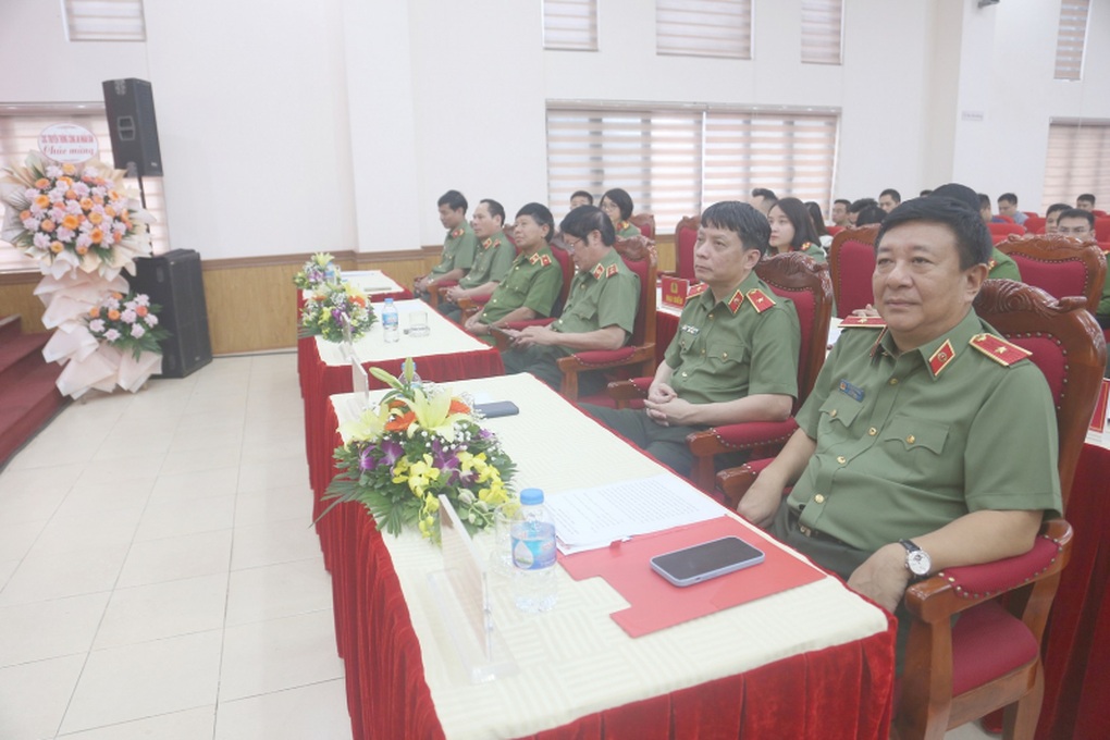 Nhà văn Nguyễn Bình Phương: Người tốt vắng bóng dần trong văn học - 2 Nhà văn Nguyễn Bình Phương: Người tốt vắng bóng dần trong văn học - 2