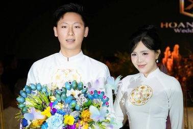Hàng nghìn người đổ về Hà Nội xem xu hướng thời trang cưới mới nhất