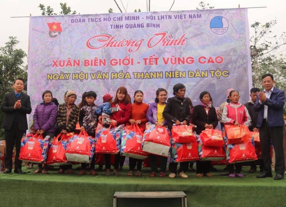 Nhiều hoạt động ý nghĩa nhân kỷ niệm ngày thành lập Đảng và Tết Nguyên đán - 1 Nhiều hoạt động ý nghĩa nhân kỷ niệm ngày thành lập Đảng và Tết Nguyên đán - 1