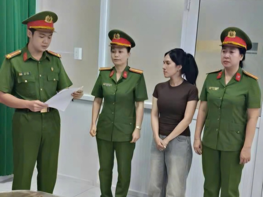 Khởi tố cặp vợ chồng bán 11.000 đôi dép giả nhãn hiệu Havaianas ở TPHCM - 2