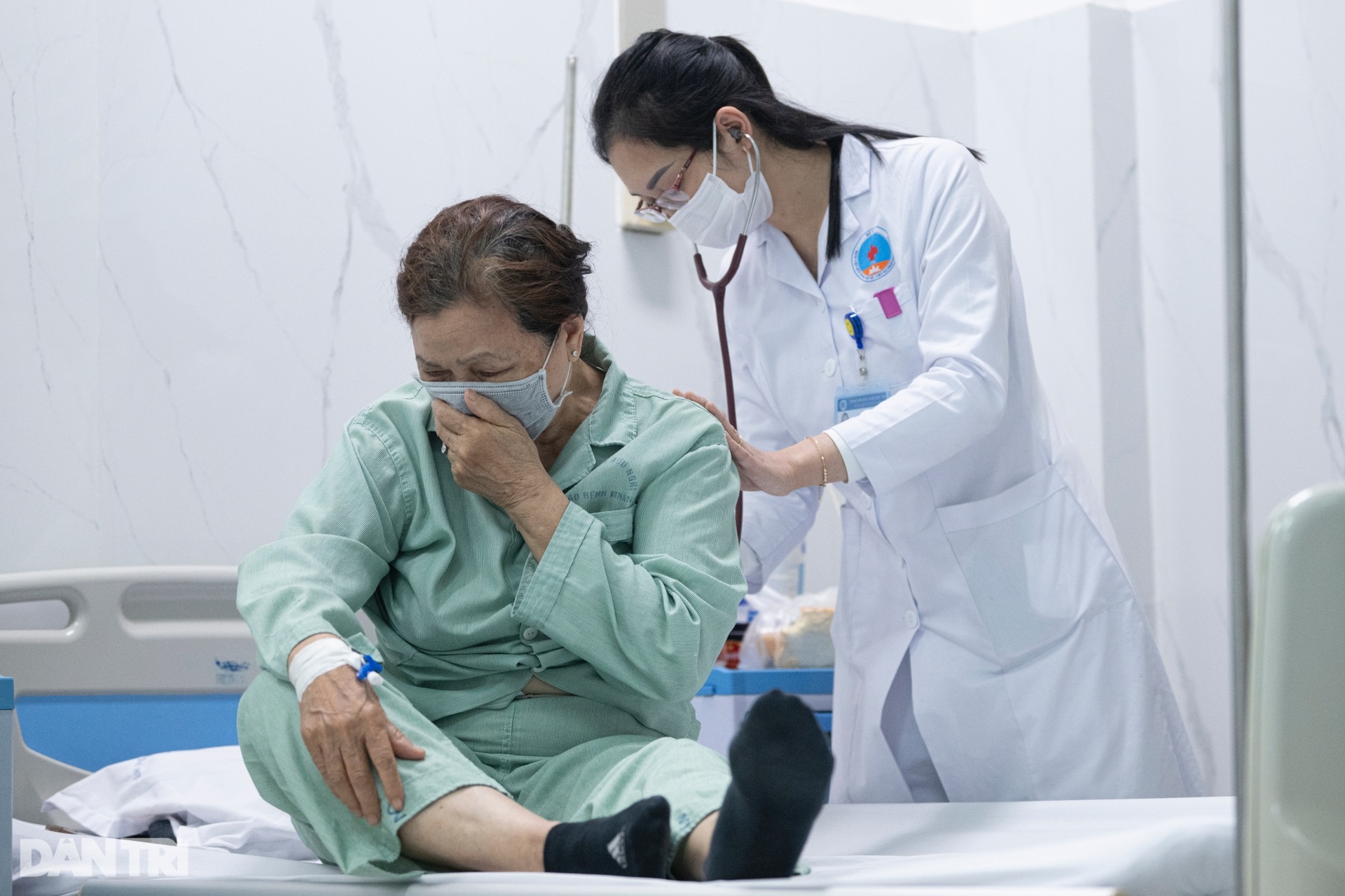 Bệnh nhân phổi trắng, mất Tết vì cúm A - 7 Bệnh nhân phổi trắng, mất Tết vì cúm A - 7