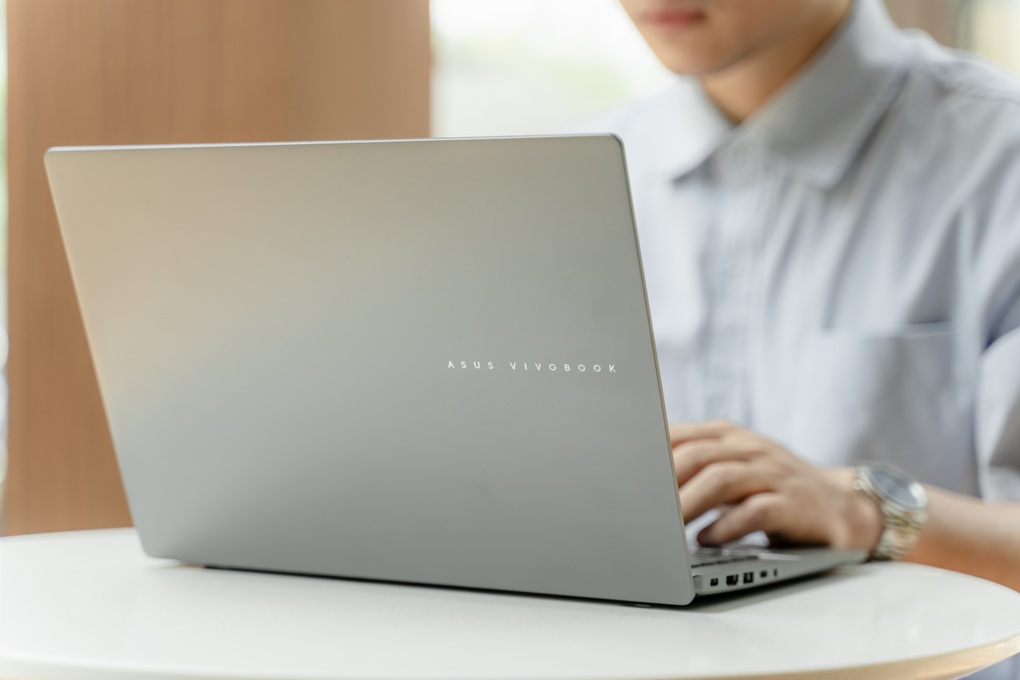 ASUS Vivobook S14/S16៖ ម៉ូដែល Laptop ស័ក្តិសមសម្រាប់សិស្សានុសិស្សក្នុងឱកាសចូលរៀនវិញ - ១ ASUS Vivobook S14/S16: Mẫu laptop phù hợp cho học sinh, sinh viên dịp tựu trường - 1
