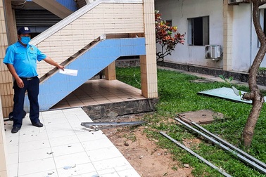 Người đàn ông nhảy lầu tự tử ở Bệnh viện Đa khoa Long An