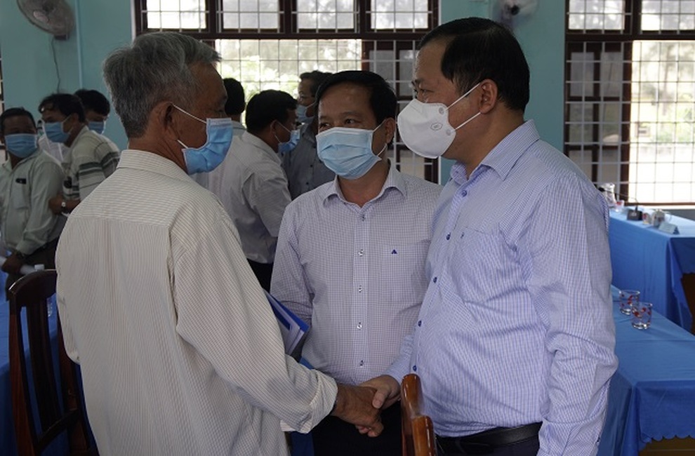 Bình Định: Chủ tịch tỉnh đối thoại với người dân vùng dự án treo 14 năm - 3 Bình Định: Chủ tịch tỉnh đối thoại với người dân vùng dự án treo 14 năm - 3