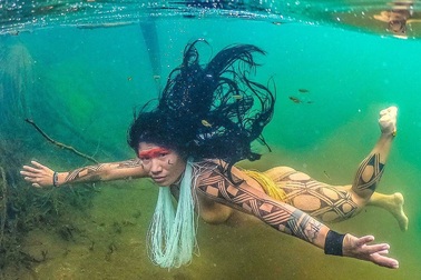 Vẻ đẹp nguyên sơ của cuộc sống "săn bắn, hái lượm" nơi rừng sâu