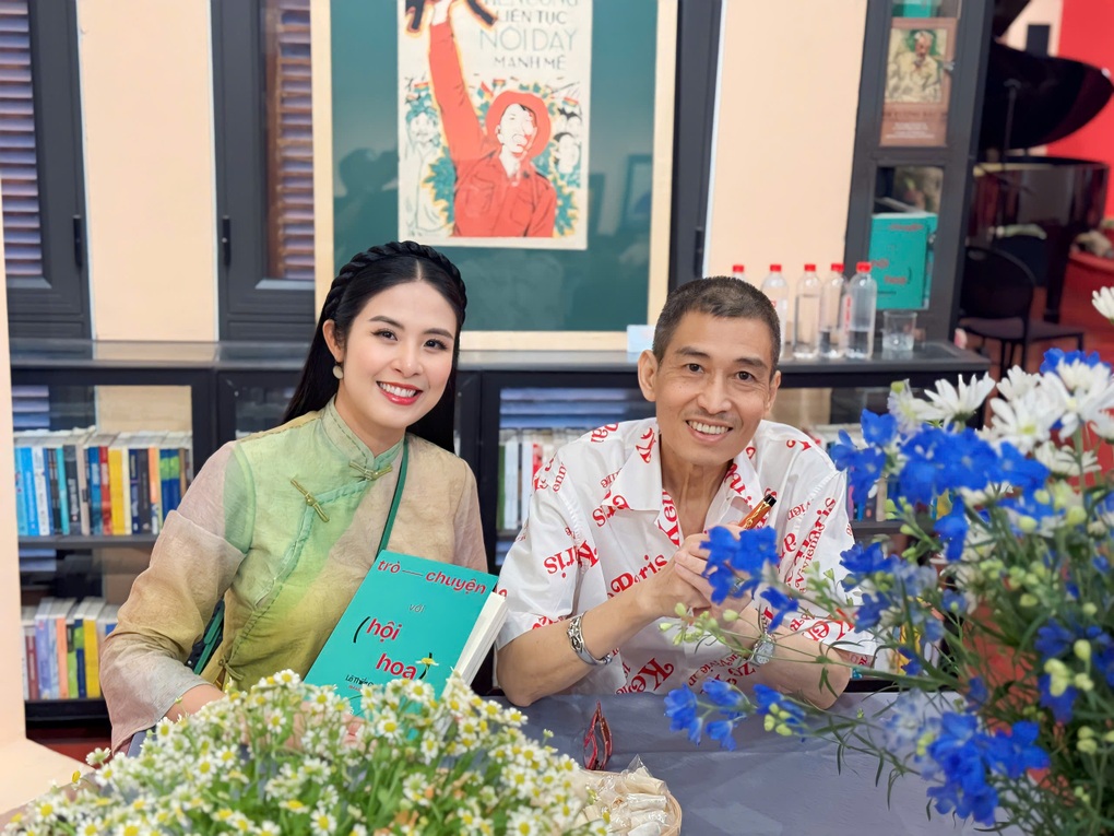 Hoa hậu Ngọc Hân kể kỷ niệm xúc động với họa sĩ Lê Thiết Cương - 4 Hoa hậu Ngọc Hân kể kỷ niệm xúc động với họa sĩ Lê Thiết Cương - 4