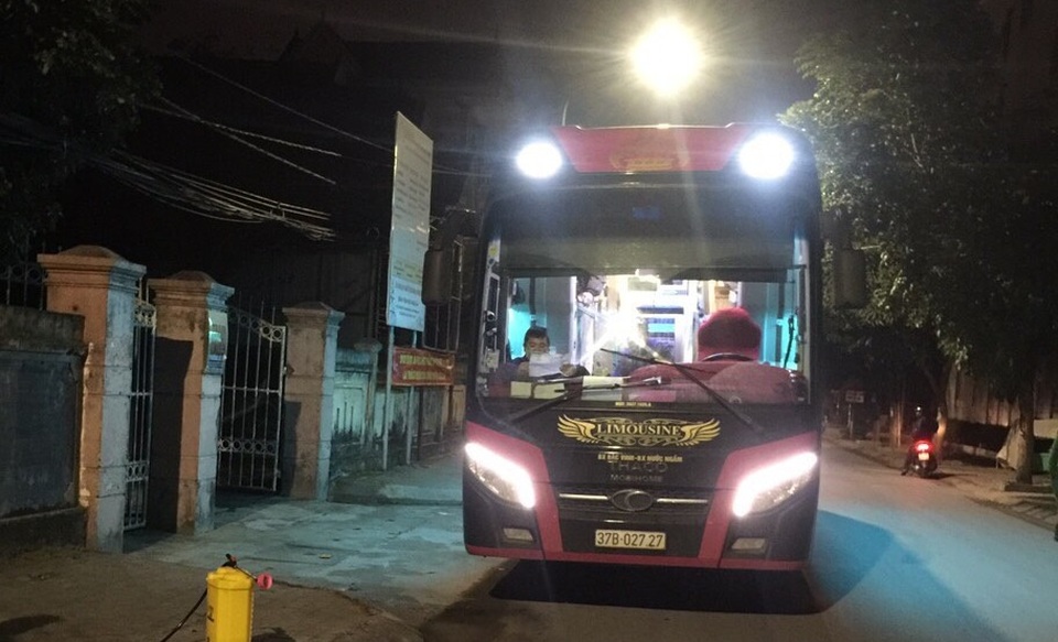 Nghệ An phong tỏa xe chở 22 sinh viên FPT, yêu cầu cách ly ngay - 1 Nghệ An phong tỏa xe chở 22 sinh viên FPT, yêu cầu cách ly ngay - 1