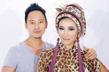 Võ Việt Chung mang áo dài ra thế giới