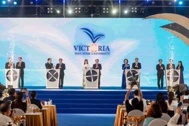 Dấu mốc bước chuyển mới của Trường Đại học Victoria Hòa Bình