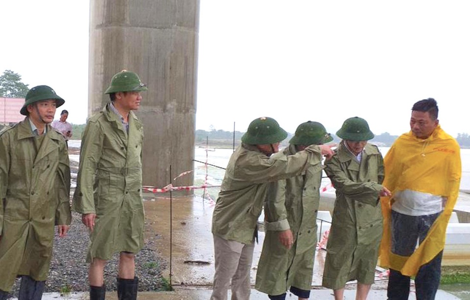 Nghệ An, Thanh Hóa di dời dân trước bão, phòng chống dịch tại nơi sơ tán - 2 Nghệ An, Thanh Hóa di dời dân trước bão, phòng chống dịch tại nơi sơ tán - 2