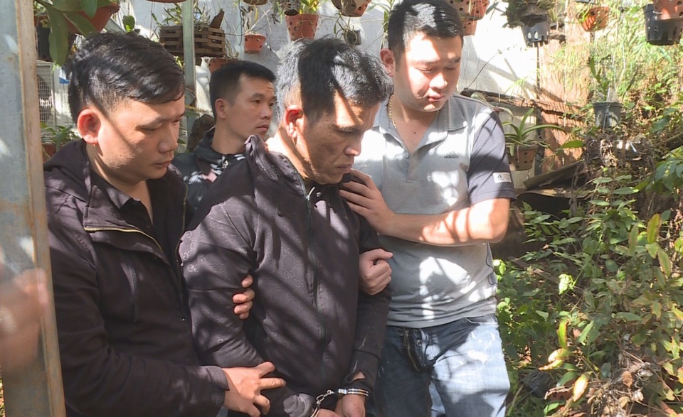 Khởi tố kẻ gây nên 30 vụ trộm cắp, đào hầm trốn công an - 1 Khởi tố kẻ gây nên 30 vụ trộm cắp, đào hầm trốn công an - 1