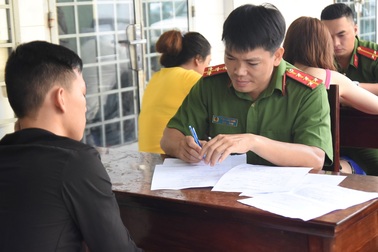 Gần 150 dân chơi “phê” ma túy tại quán bar trong khách sạn lớn nhất Đồng Nai